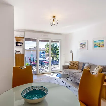 Apartment Le Clos Jardin-2 By Interhome Bormes-les-Mimosas